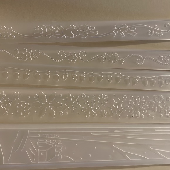 Cuttlebug embossing boarders - Picture 5 of 5